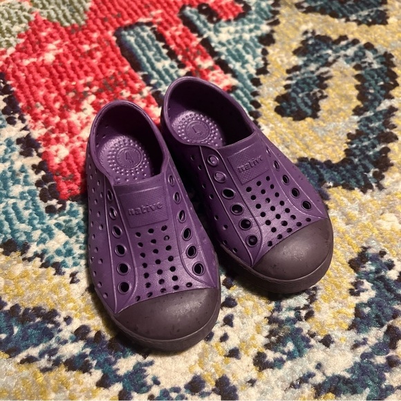 Native Shoes Kids Water Shoes in Deep Purple - Picture 5 of 10